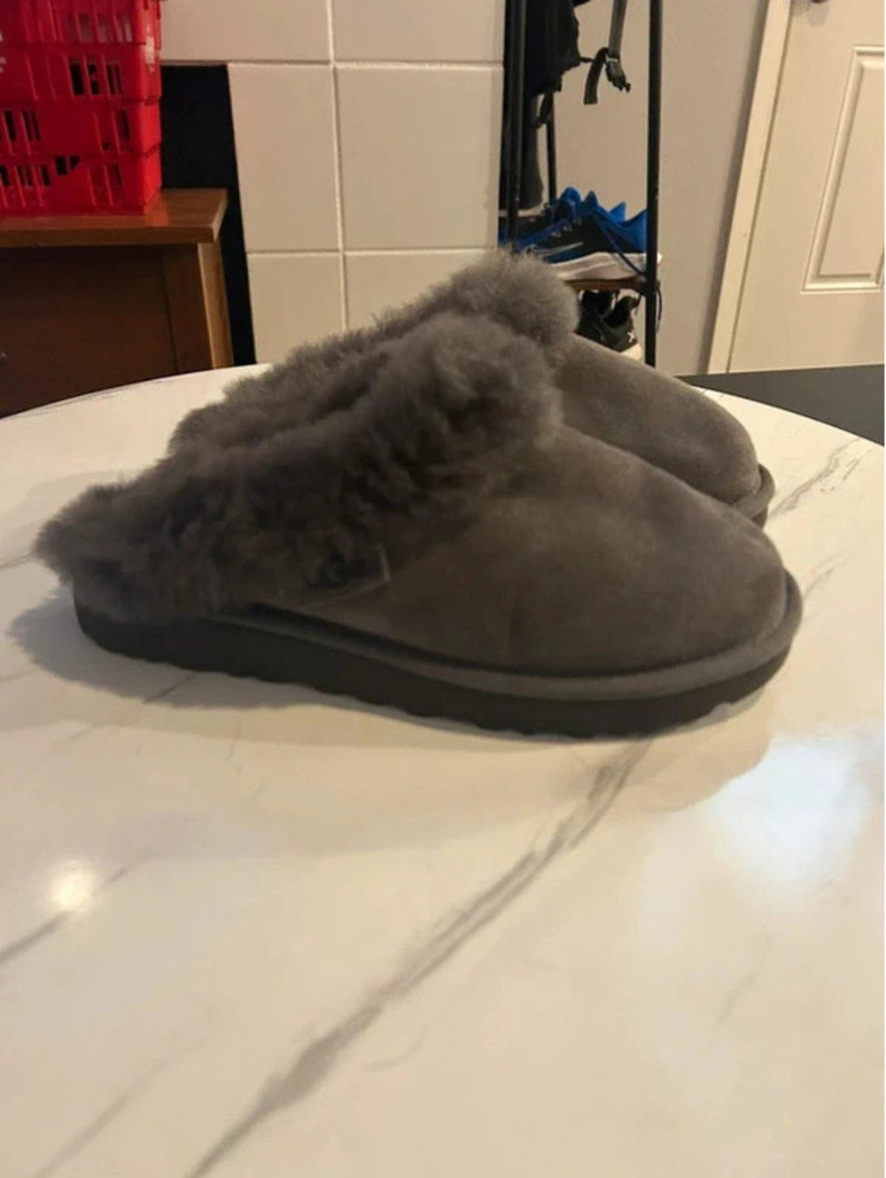 UGG Cluggette Suede Sheepskin Slippers Gray Women’s Size 7 1115134